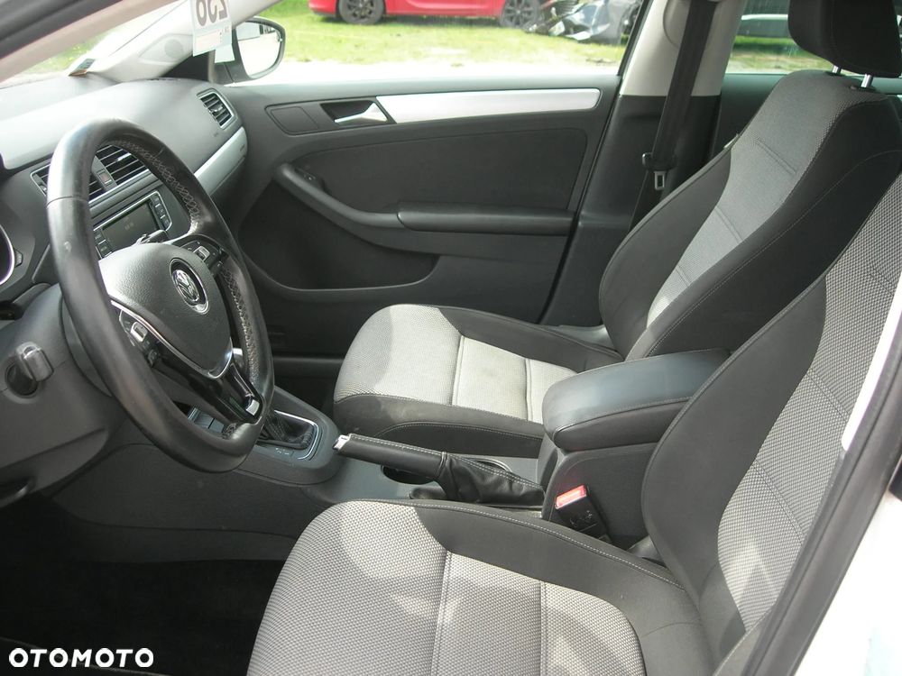 Volkswagen Jetta Hybrid - 13