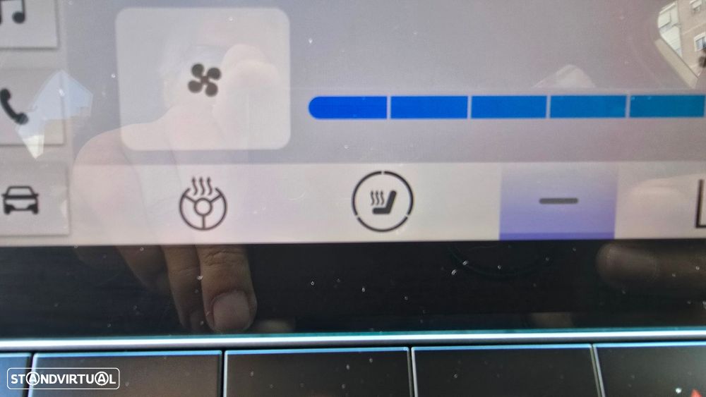 MG MG4 64 kWh Luxury - 36