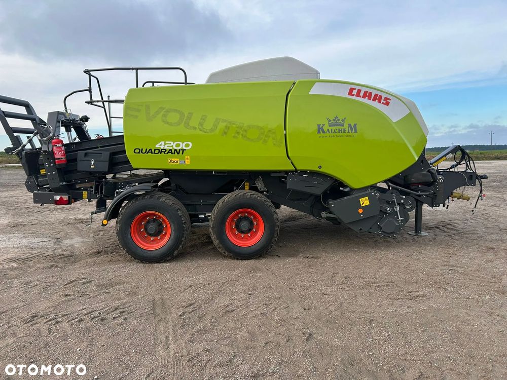 Claas 660 tys netto Claas Quadrant 4200 - 3