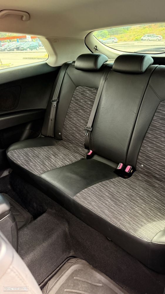 Kia Ceed - 11