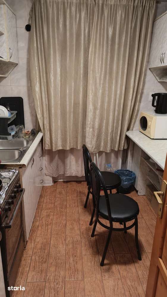 Inchiriez apartament cu 3 camere lângă Liceul Petru Rares — fotografia 3