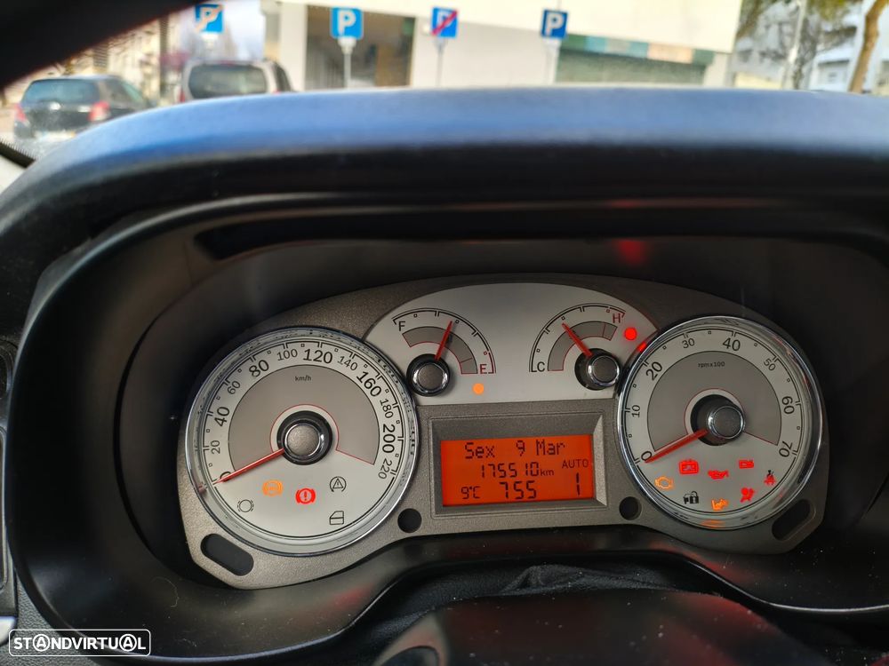 Fiat Linea 1.3 M-Jet Emotion Dualogic - 6