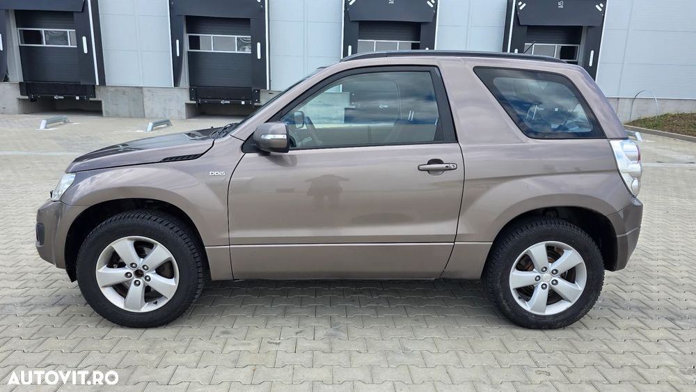 Suzuki Grand Vitara 1.9 DDiS Black&White DPF - 9