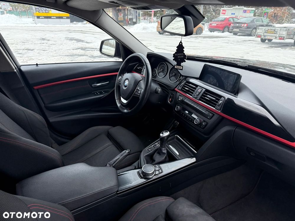 BMW Seria 3 320i Sport Line - 14