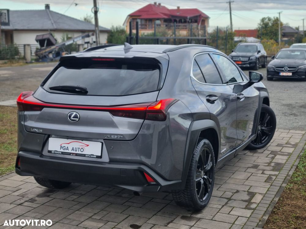 Lexus UX 250h Luxury Line - 2