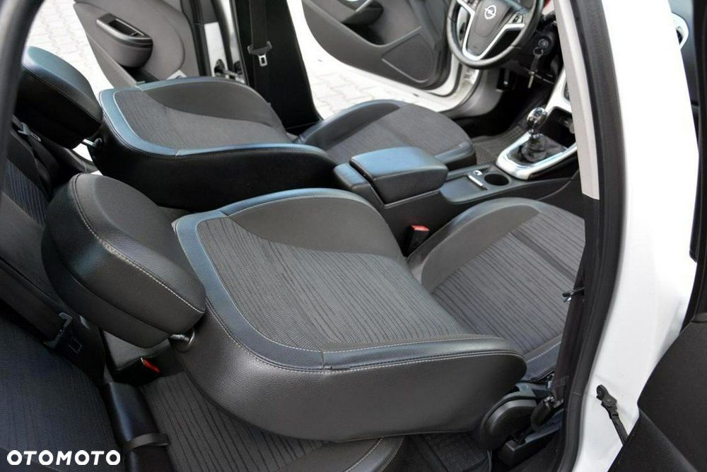 Opel Astra 1.4 Turbo Cosmo - 18