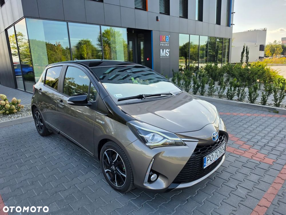 Toyota Yaris Hybrid 100 Selection Pure - 4