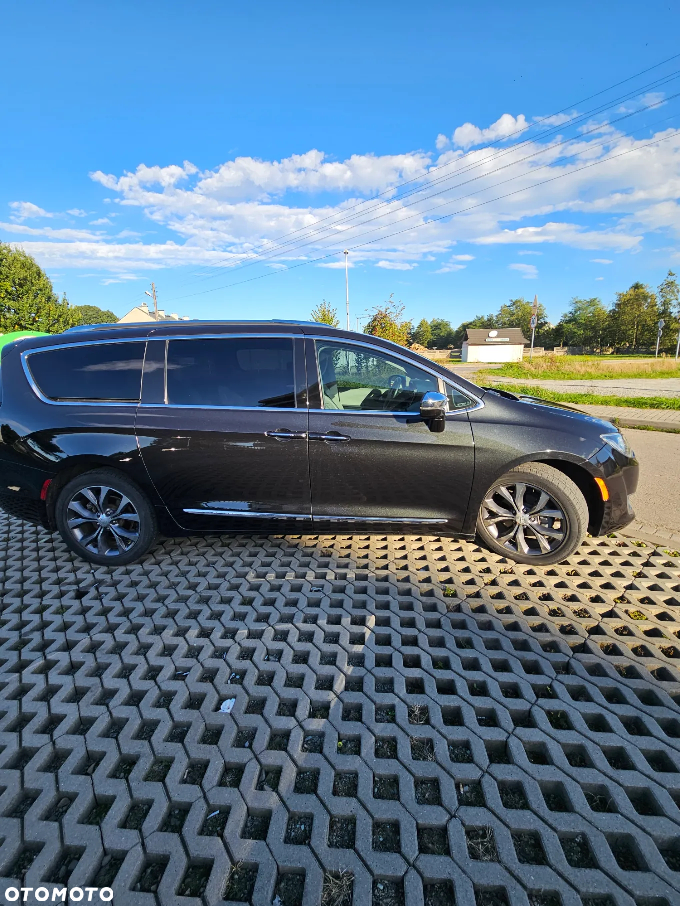 Chrysler Pacifica - 34