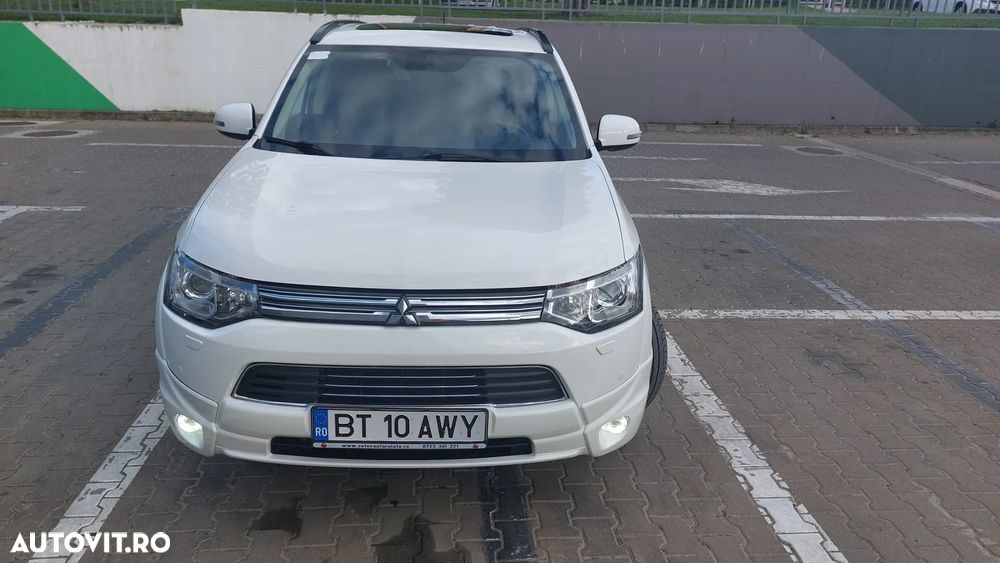 Mitsubishi Outlander - 1