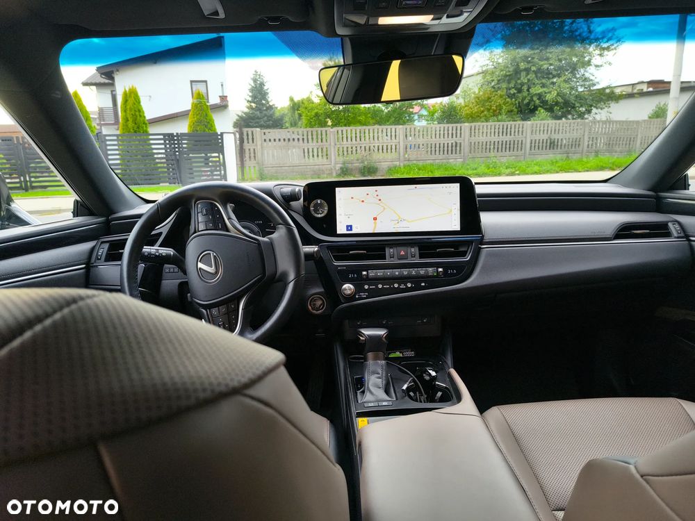 Lexus ES 300h Business Edition - 7