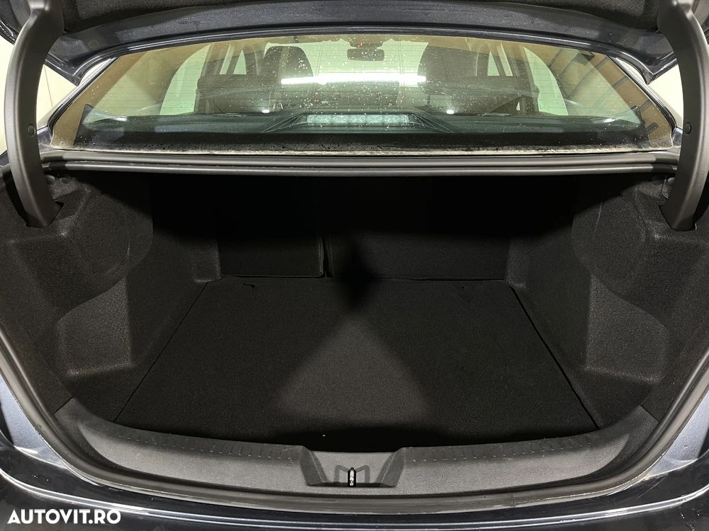 Renault Megane TCe 140 GPF Equilibre - 12