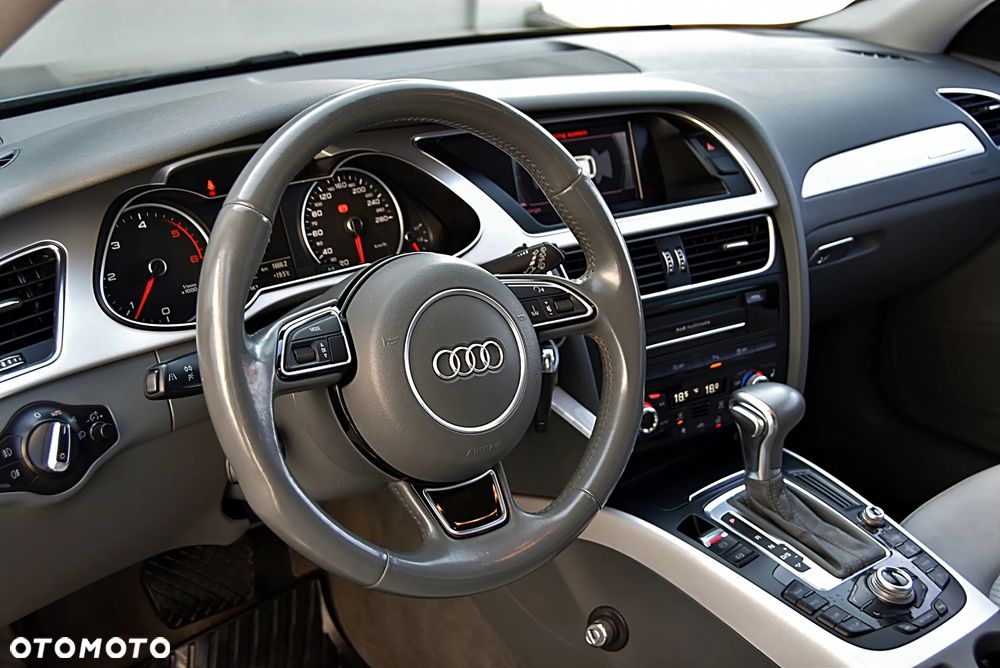 Audi A4 Avant 2.0 TDI Quattro S tronic - 12