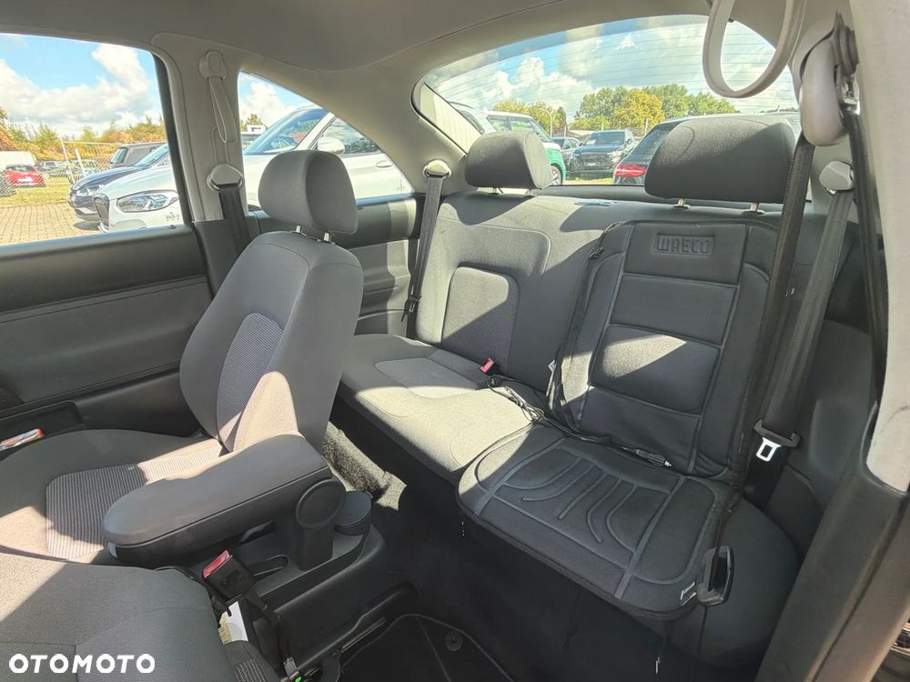 Volkswagen New Beetle 1.6 Coastal - 10