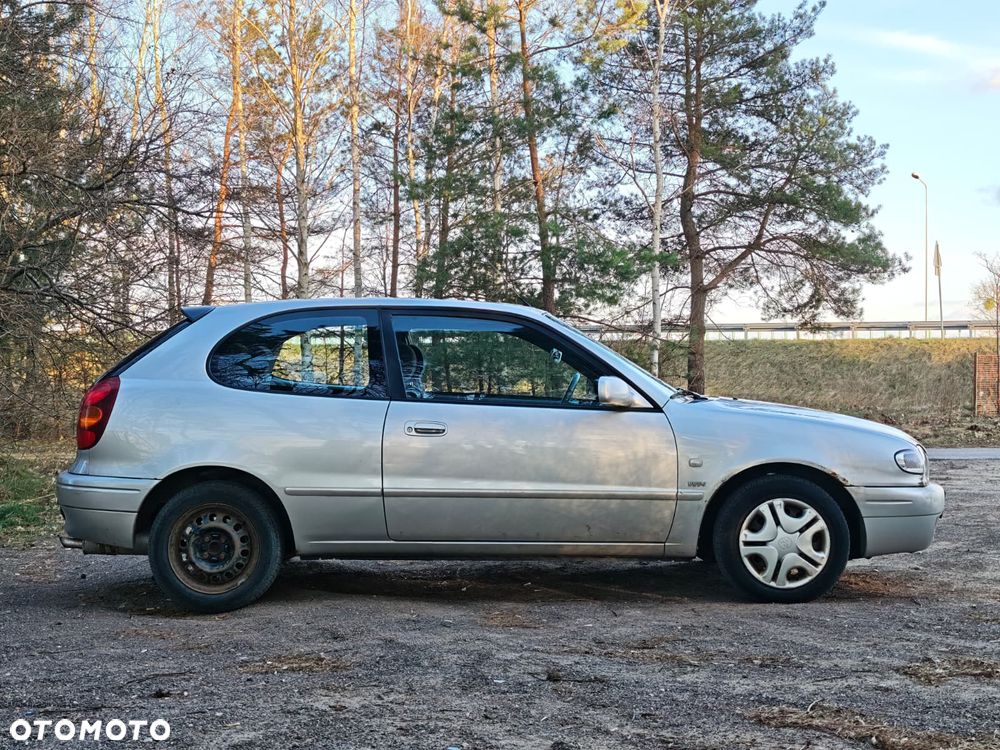 Toyota Corolla 1.4 VVT-i Base - 4
