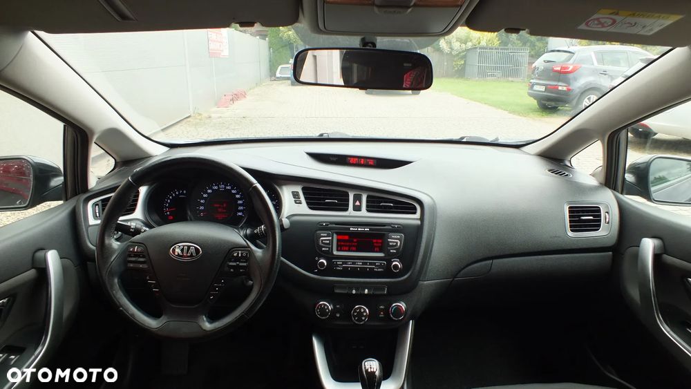 Kia Ceed - 8