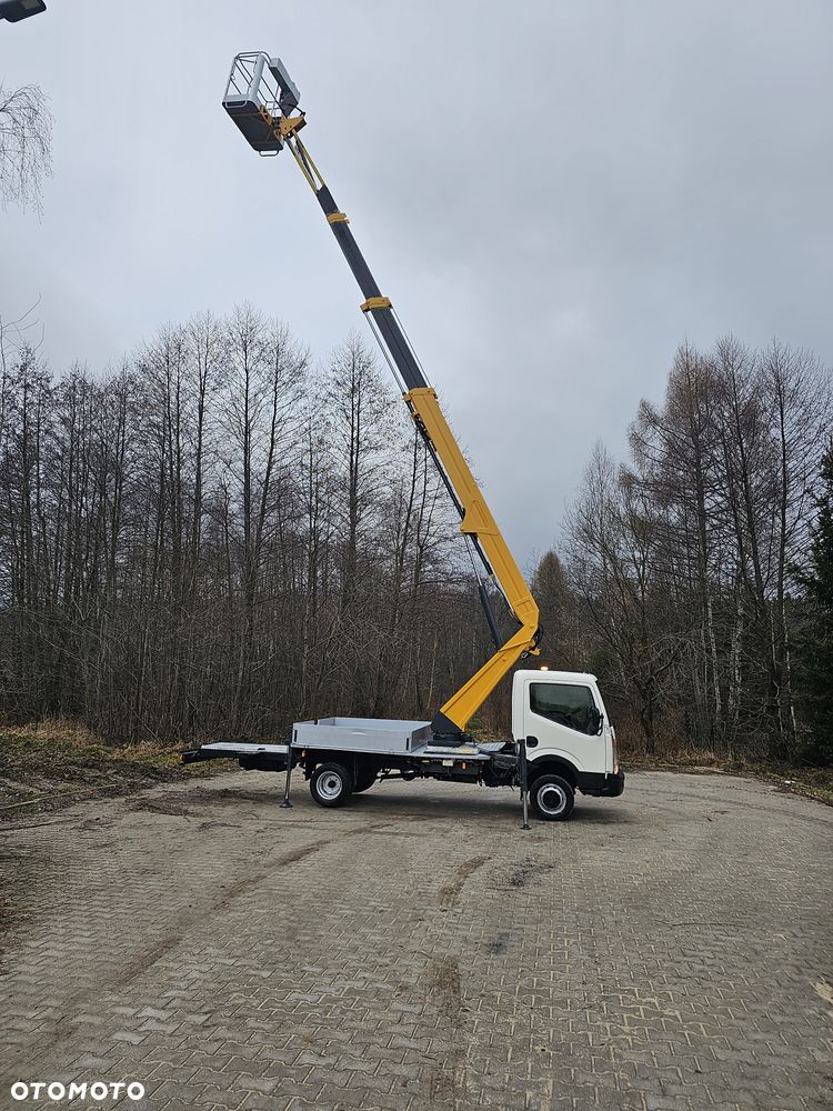 Nissan Cabstar . 2,5 diesel. - 4