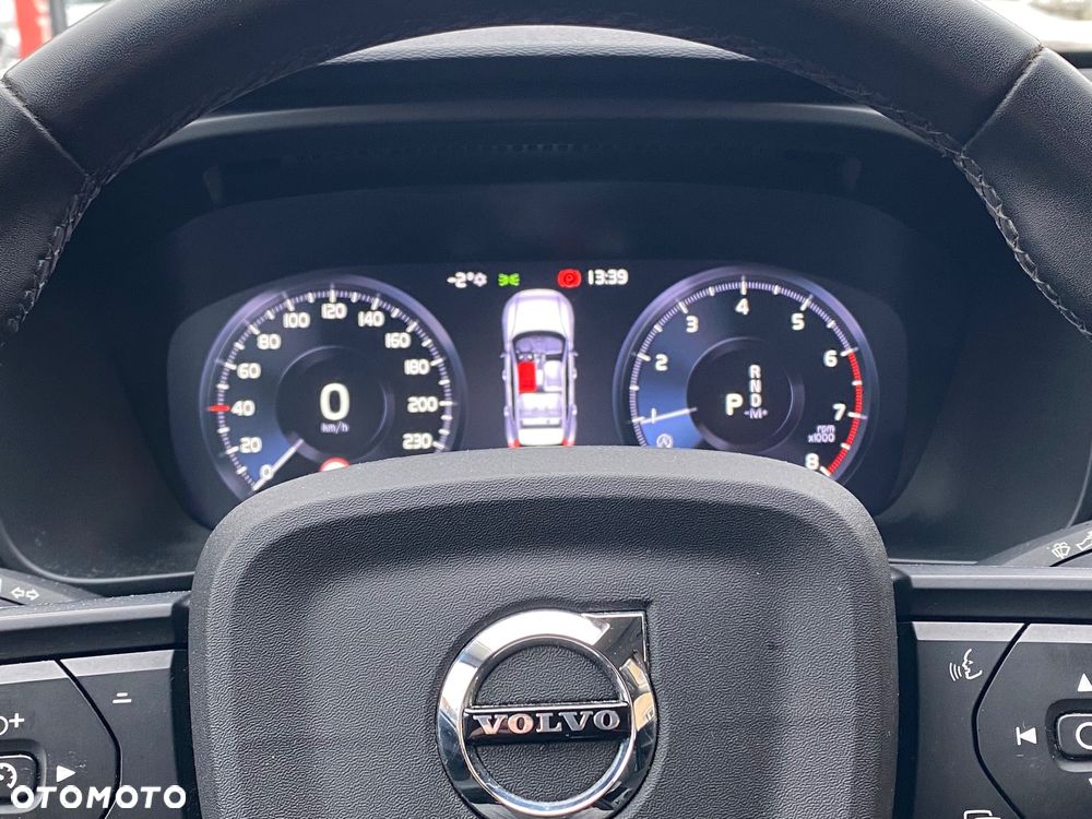 Volvo XC 40 T2 Essential - 18