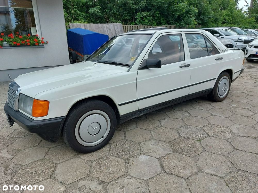 Mercedes-Benz W201 (190) - 5