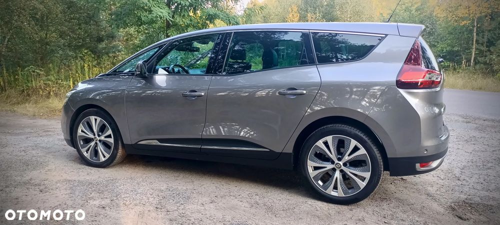 Renault Grand Scenic - 10