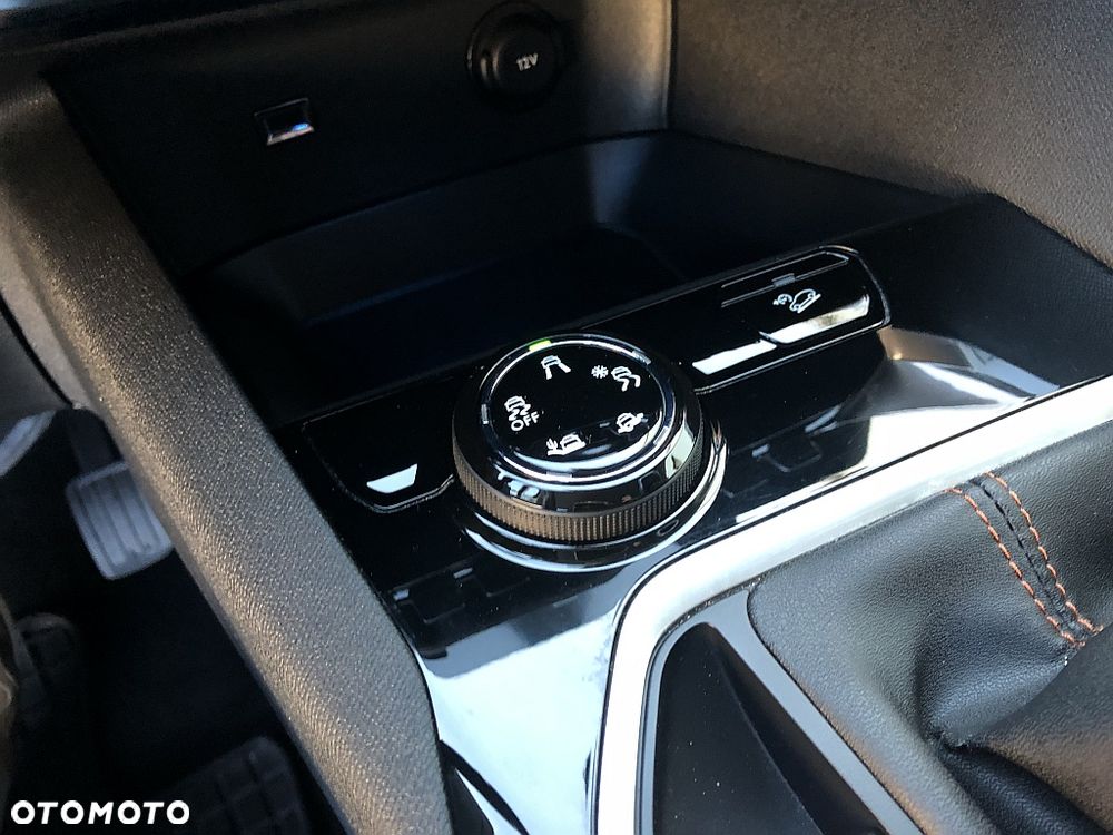 Peugeot 3008 1.2 PureTech Allure S&S - 23