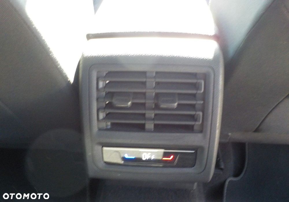 Volkswagen Golf - 25