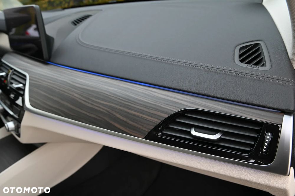 BMW 6GT 630i Luxury Line - 32