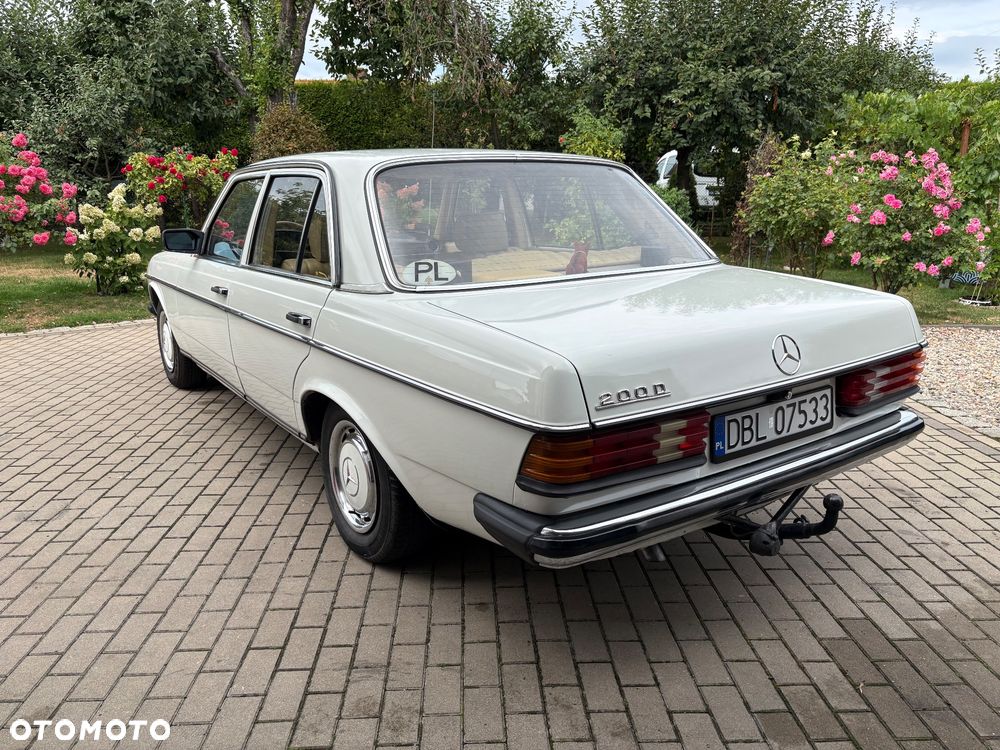 Mercedes-Benz W123 - 11