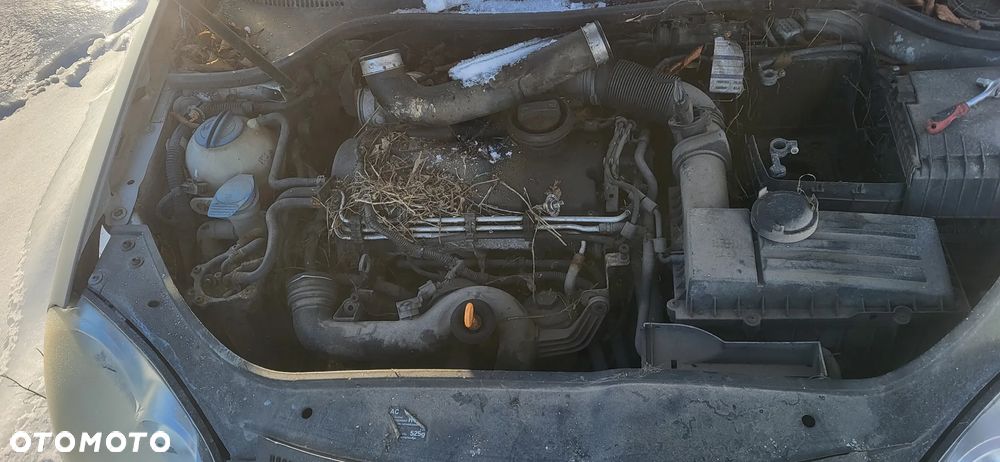 Volkswagen Golf 1.9 TDI Sportline - 4