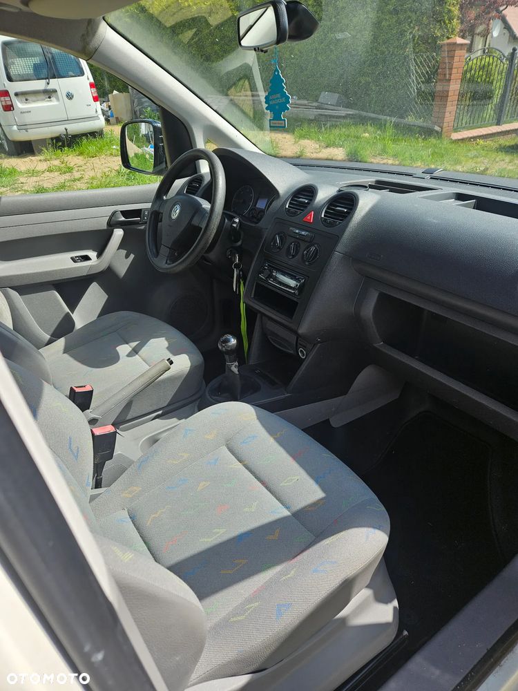 Volkswagen Caddy - 10