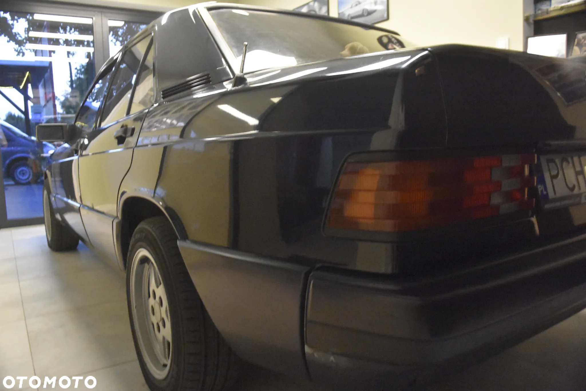 Mercedes-Benz W201 (190) - 25