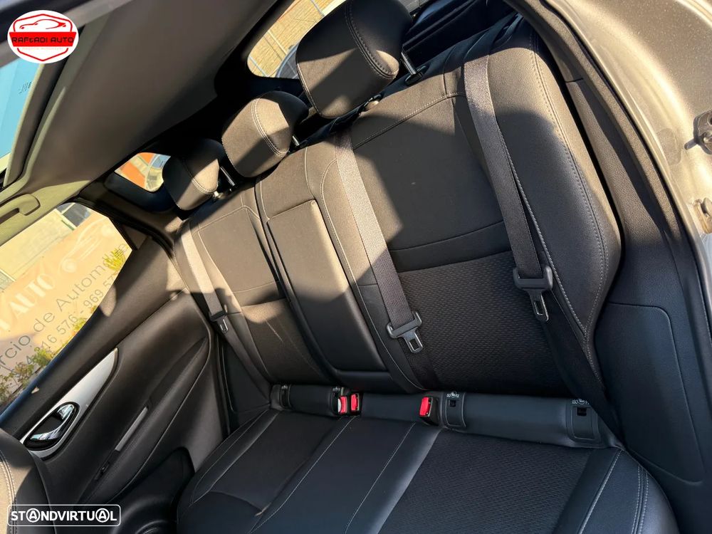 Nissan Qashqai 1.6 dCi N-Connecta Led Xtronic - 17