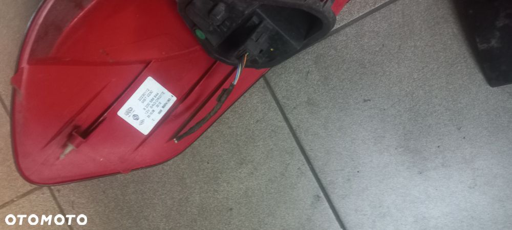 renault clio III kombi lampa tyl eu tył TEHNK drzwi poznan - 4