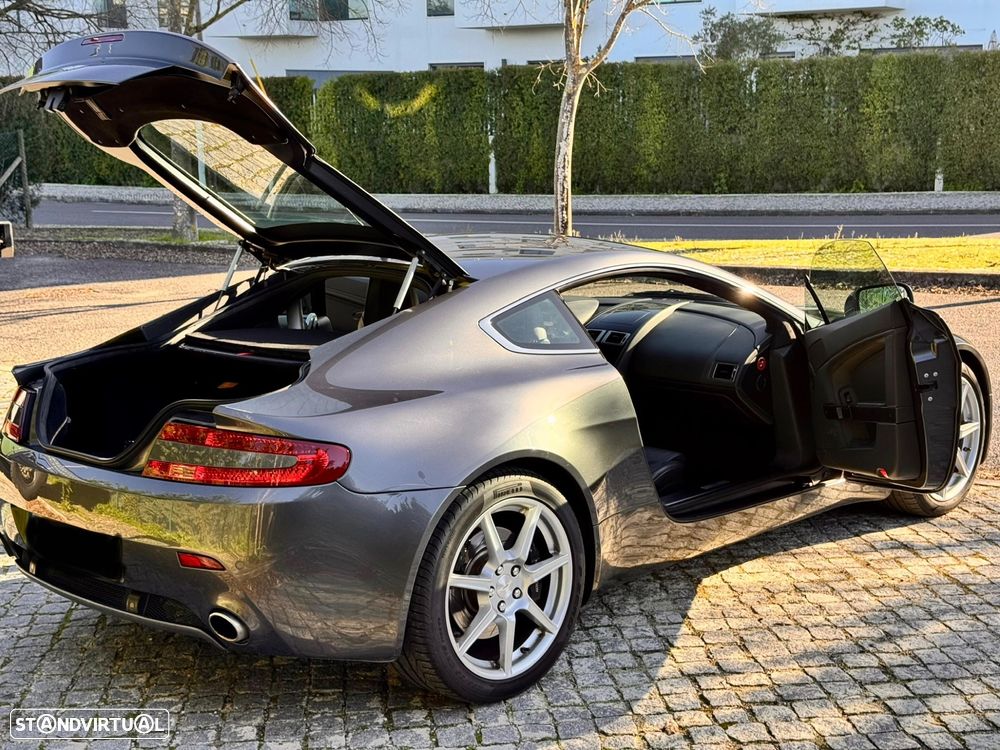 Aston Martin Vantage Coupe - 6