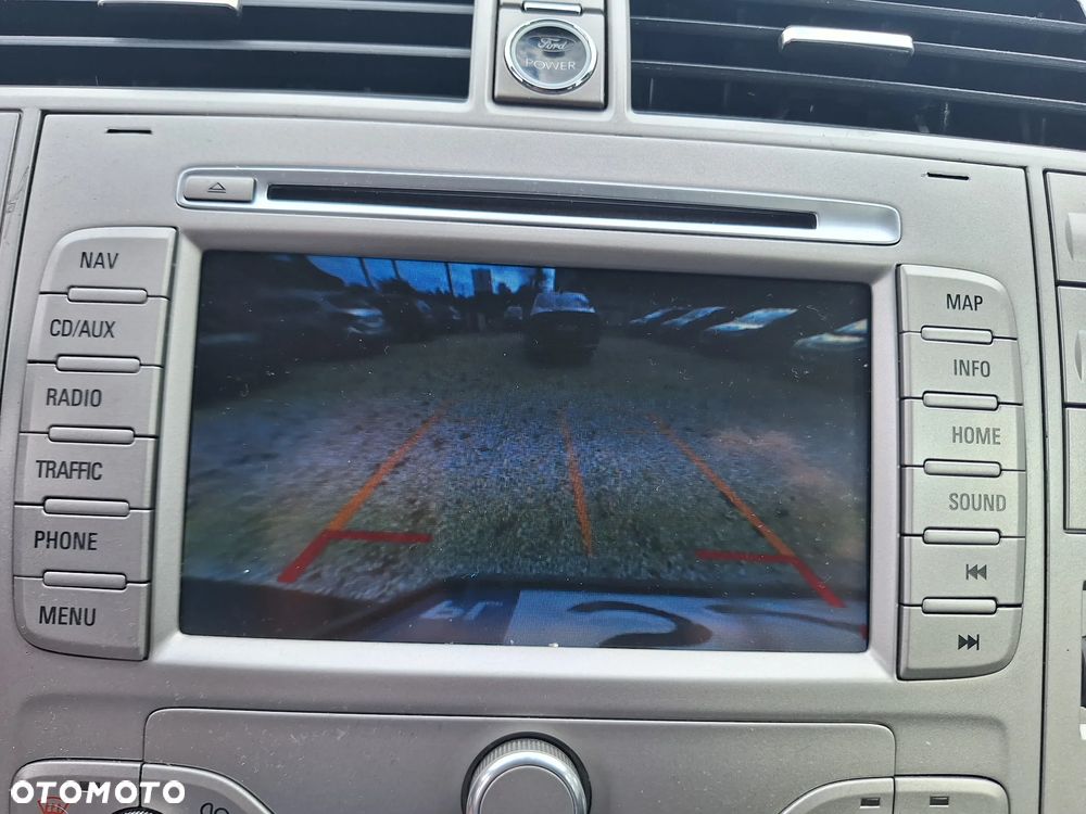 Ford Kuga 2.5 4x4 Titanium - 32