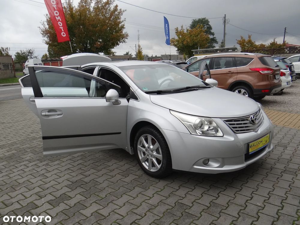 Toyota Avensis 2.0 Sol EU5 MS - 10