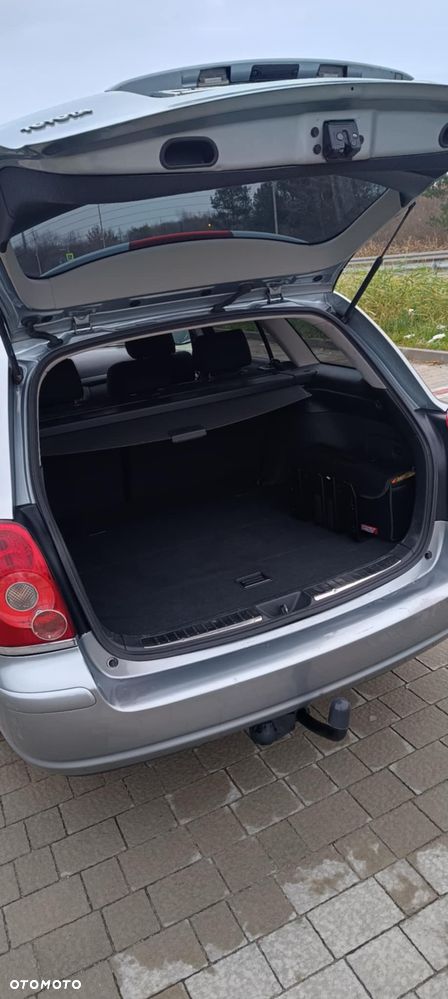 Toyota Avensis 2.0 D-4D Travel - 11
