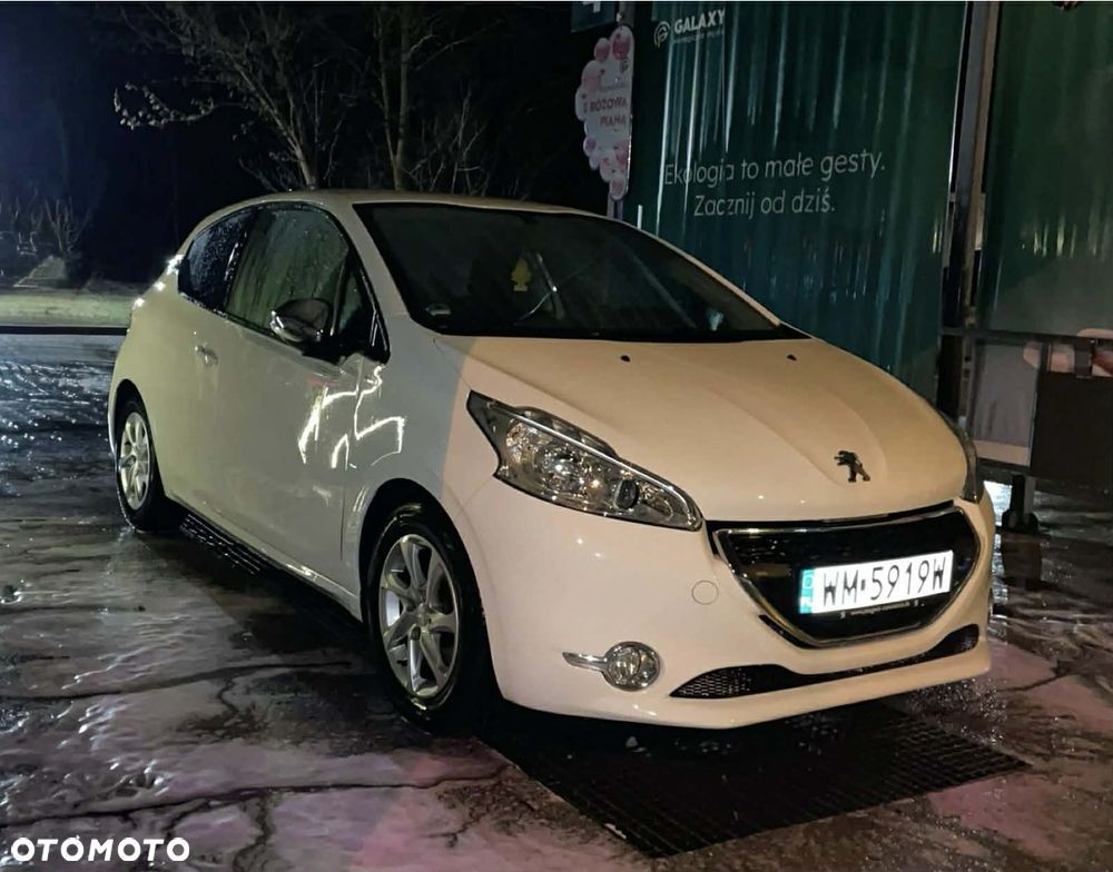 Peugeot 208 1.2 PureTech Active - 12