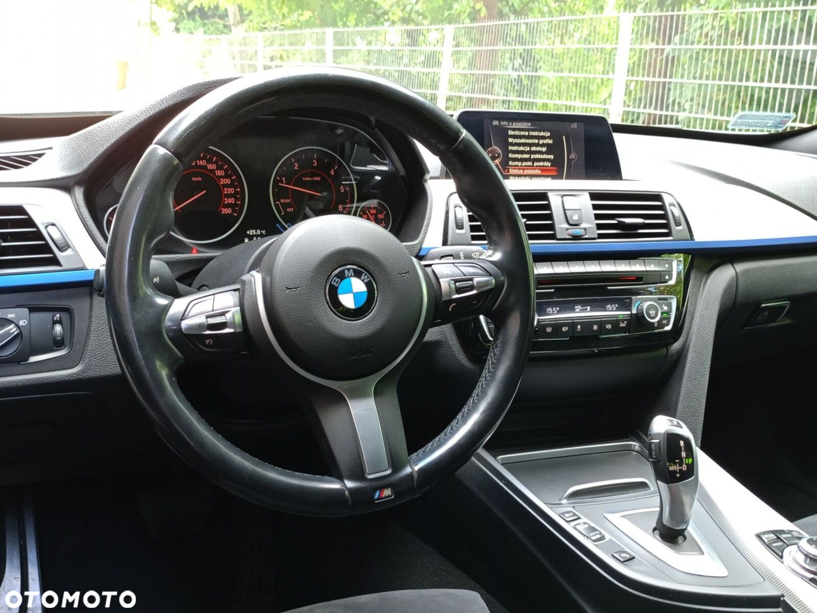 BMW 3GT 318d M Sport - 12