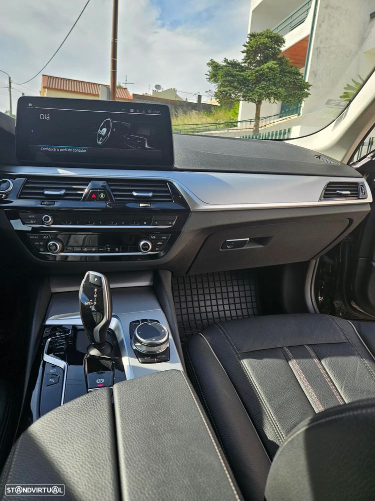 BMW 520 e Line Luxury - 36