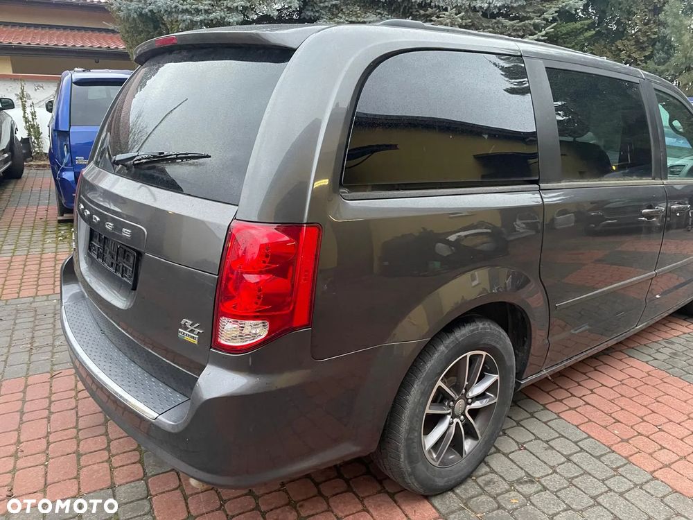Dodge Grand Caravan - 15