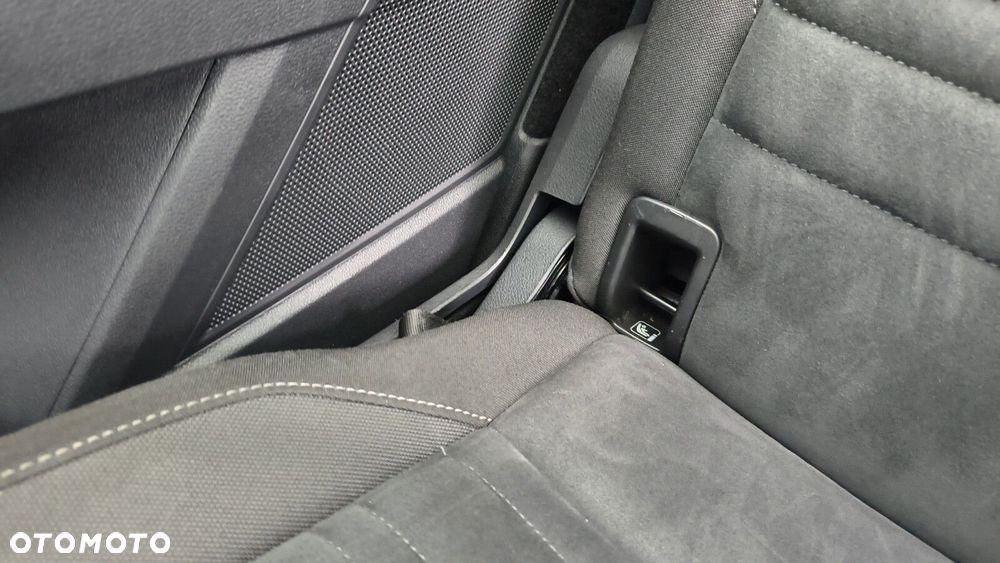 Volkswagen Touran - 33