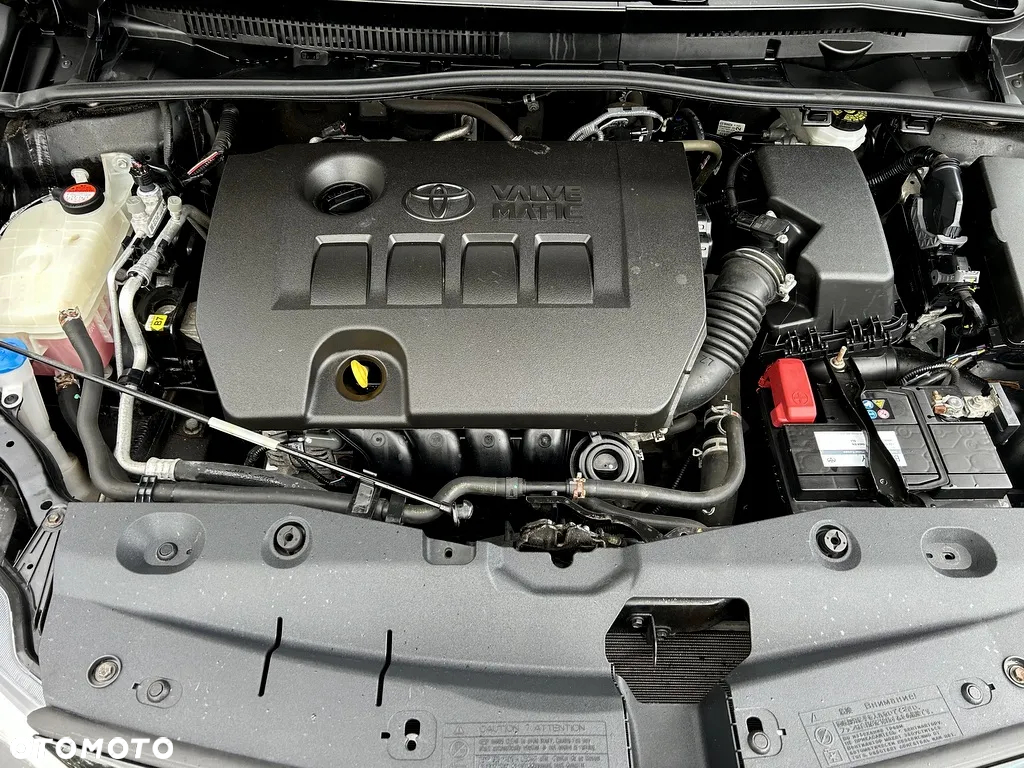 Toyota Avensis - 32