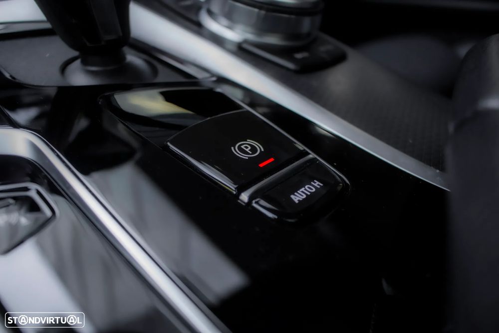 BMW 530 e Pack Desportivo M - 26