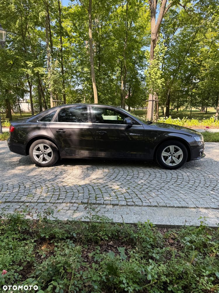 Audi A4 Limousine - 10