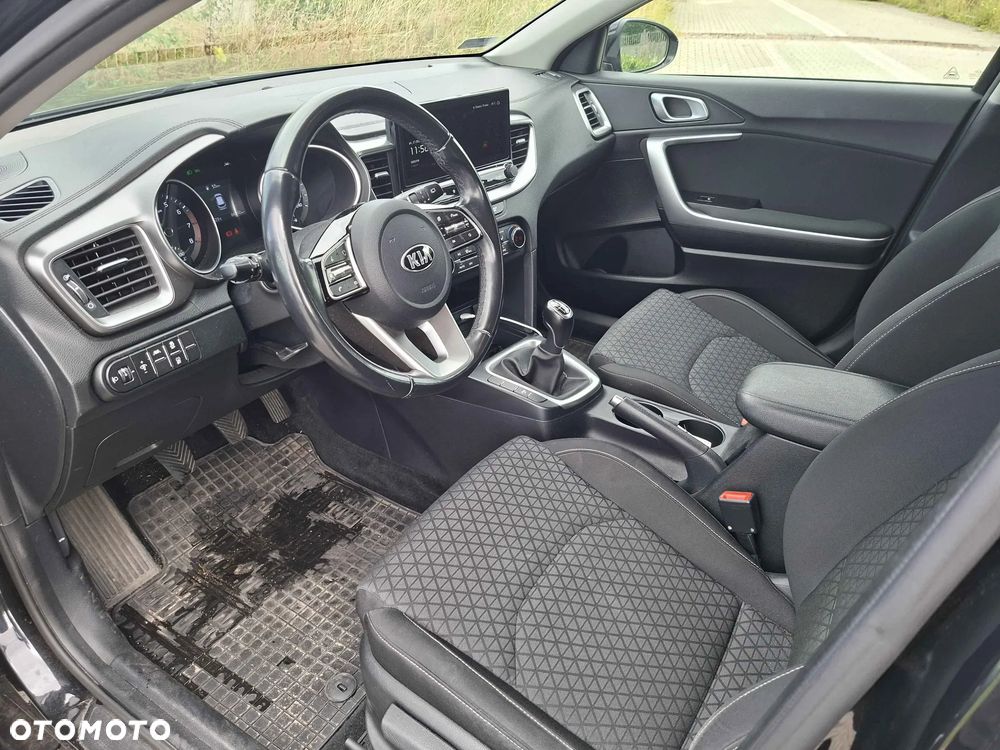 Kia Ceed 1.4 L - 17