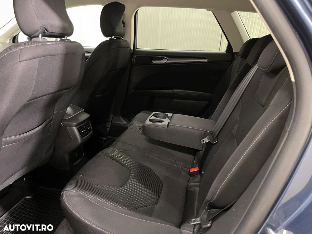 Ford Mondeo 2.0 HEV Titanium - 12