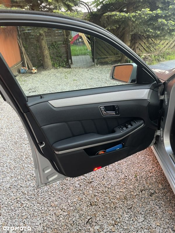 Mercedes-Benz Klasa E 200 T CDI DPF BlueEFFICIENCY Automatik Avantgarde - 16
