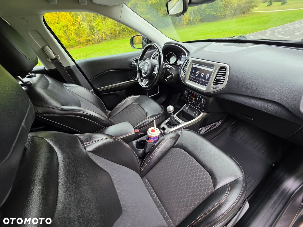 Jeep Compass - 12