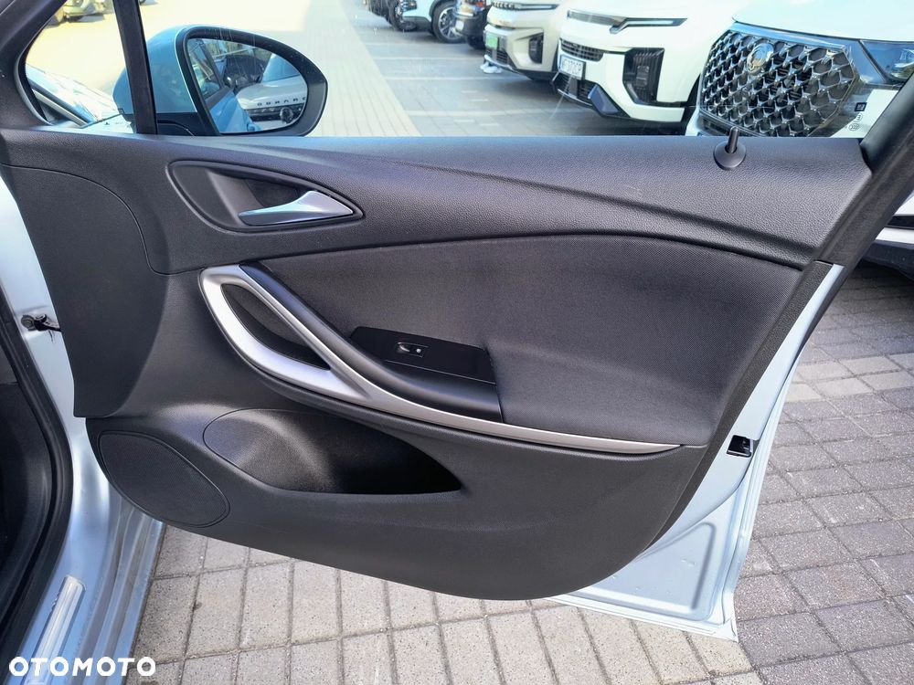 Opel Astra - 16