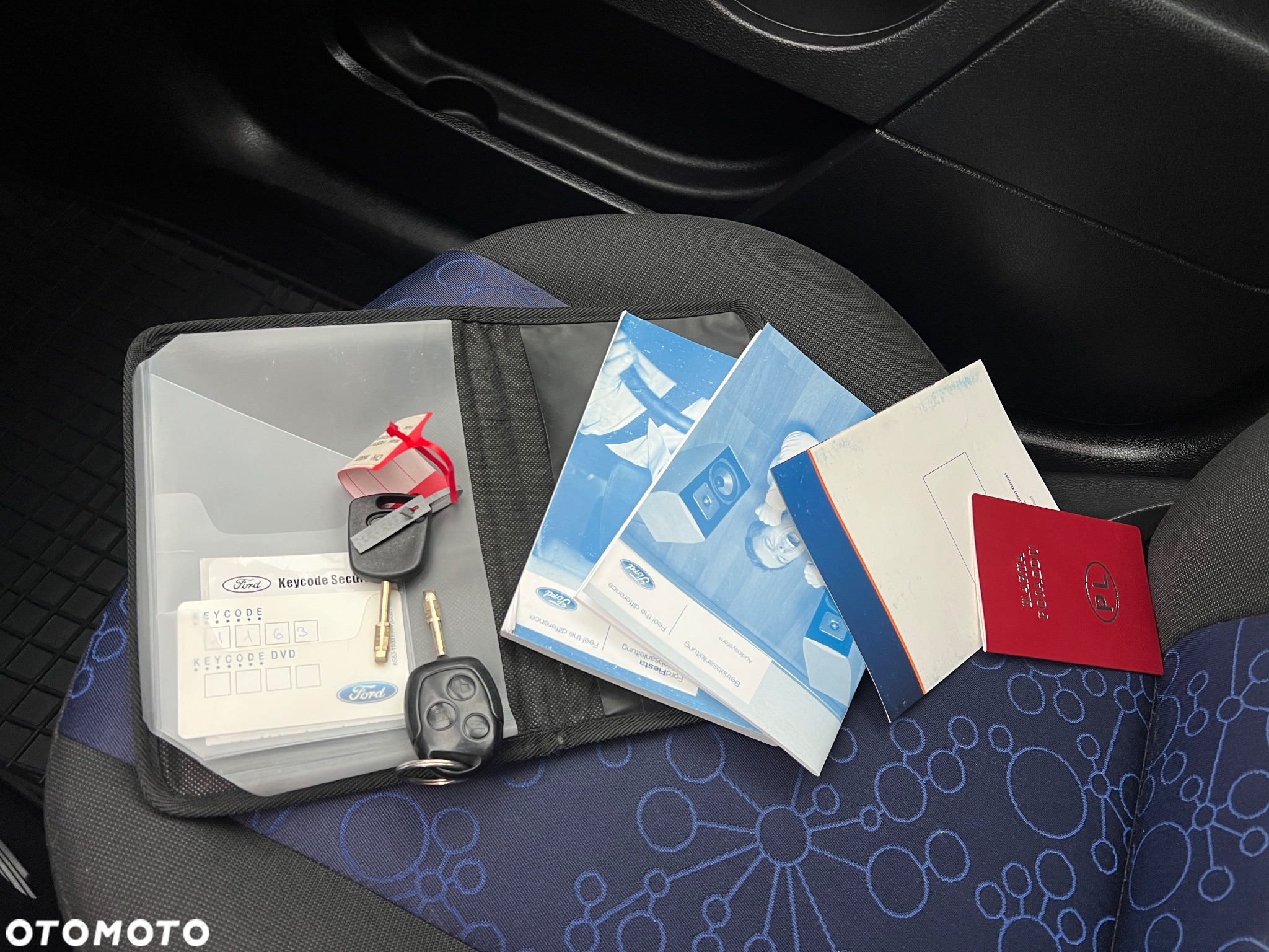 Ford Fiesta 1.3 Silver X - 31